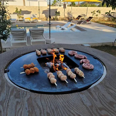 Casa Karina Sun&pool&relax * Specchia